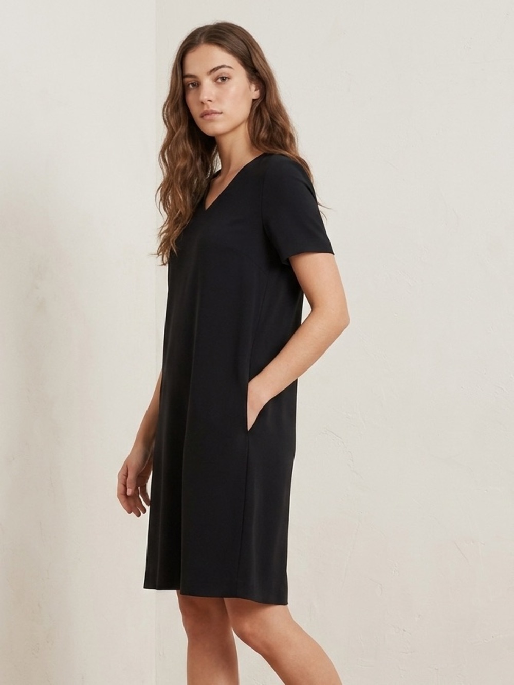 Uniqlo A Line Midi Dress Short Sleeve V Neck Pockets Black Minimalist Size Small